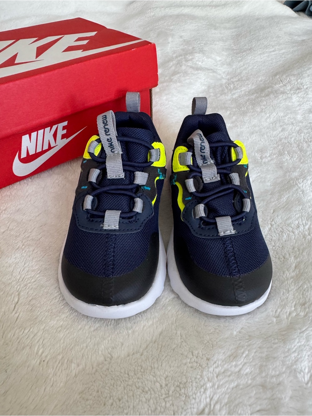 NWB Nike Element 55 (TD) Sneakers